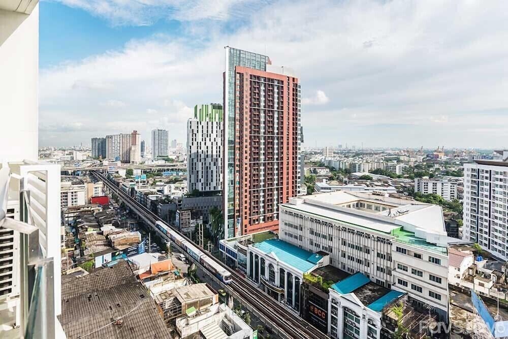 Hotel Bangkok Sky Walk - Image 1