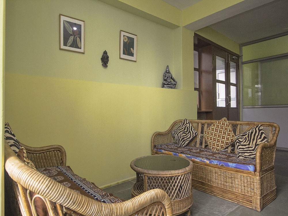 OYO 17067 Maitreya Guest House