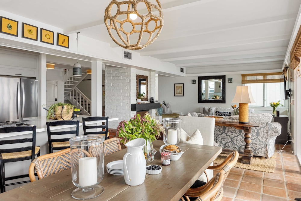 Unbeatable Beachfront Bliss w/ Ocean Views, Luxe Interiors & Patio Beach Road
