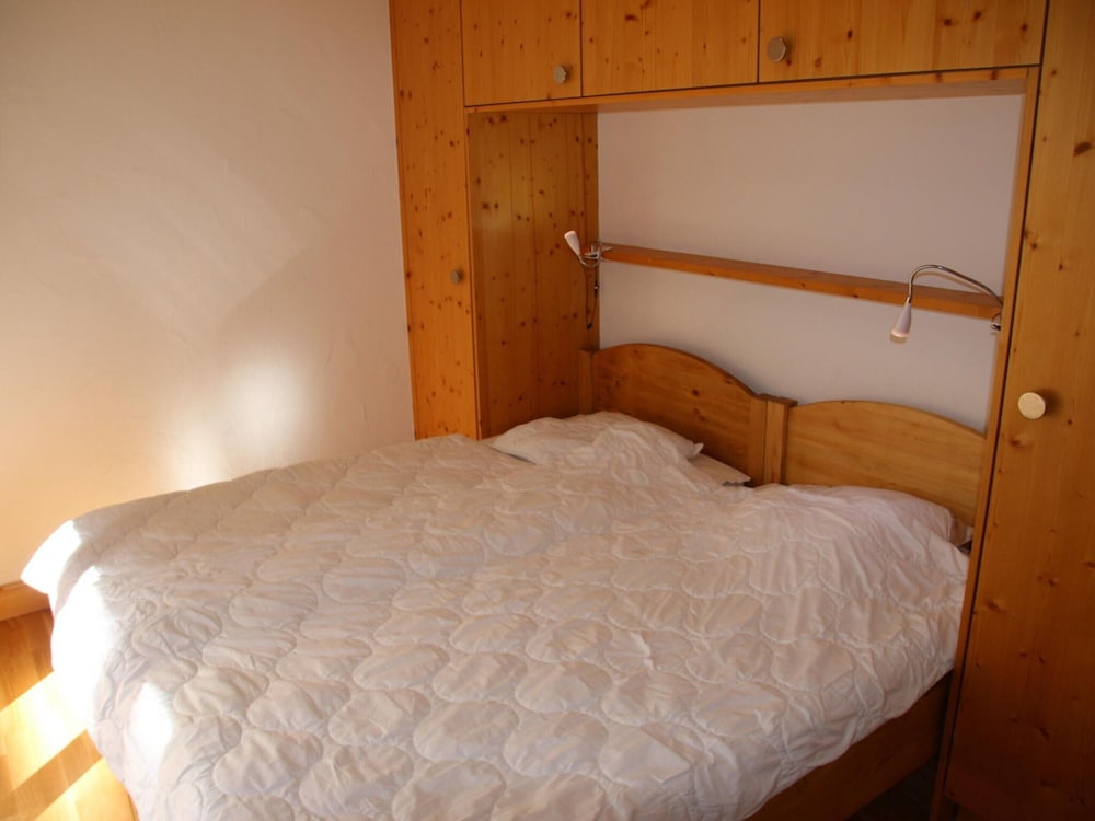 Authentic Apartment With Mountain Views
