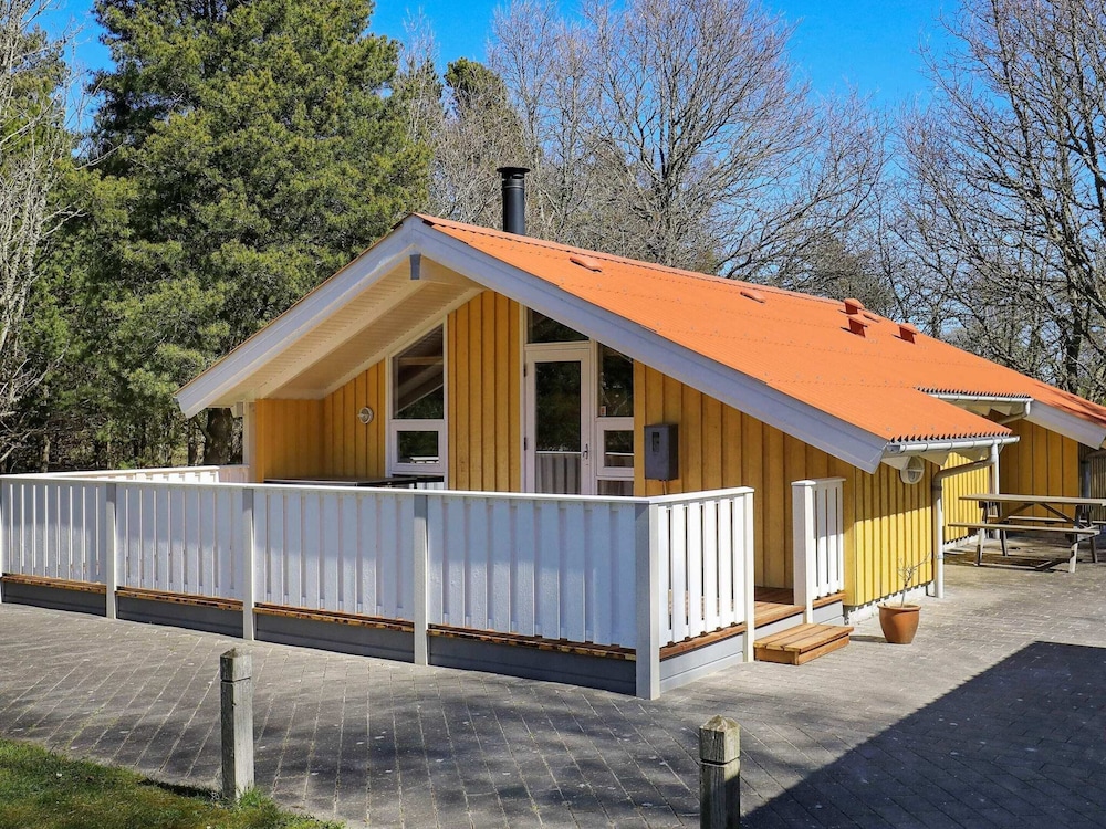 6 Person Holiday Home in Albaek