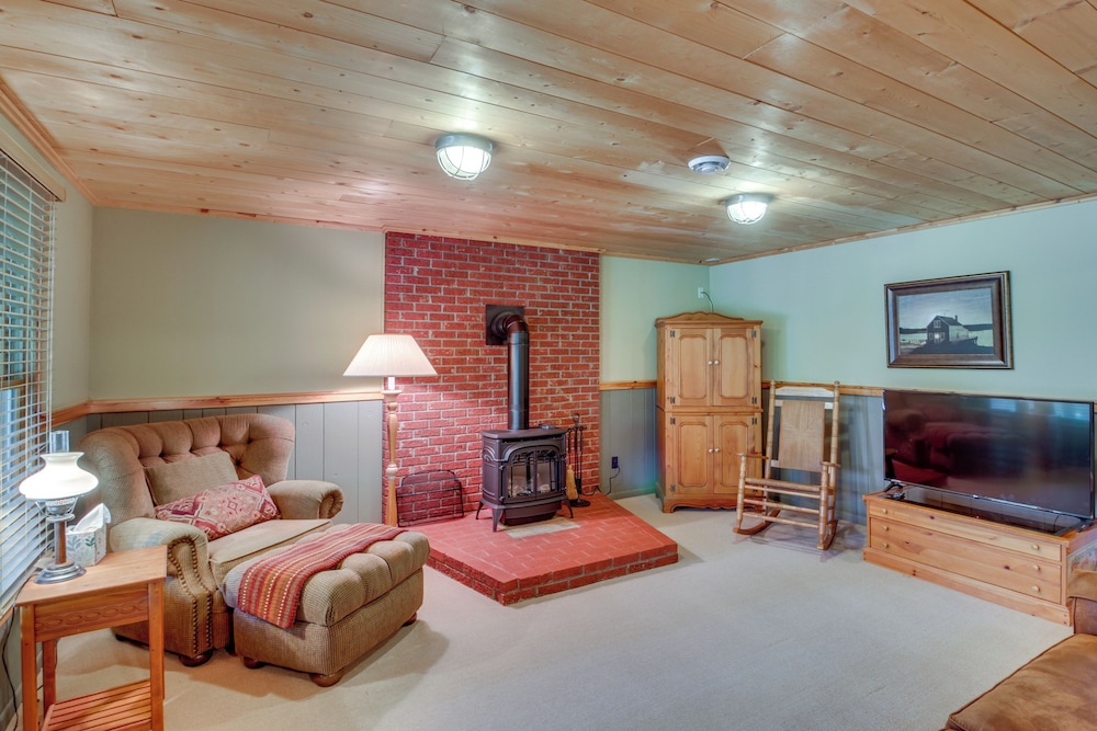 2 Mi to Marina: Family Home on Sibley Lake!