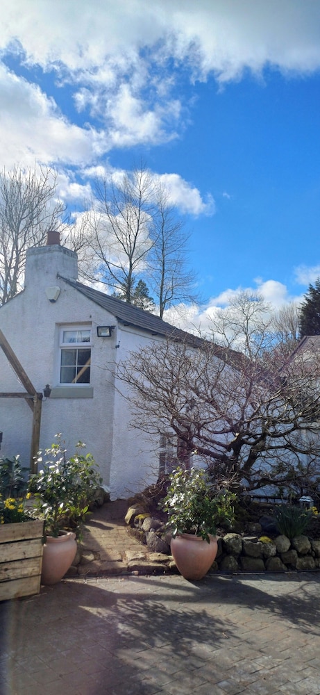 Riverside Cottage at Logwood Mill