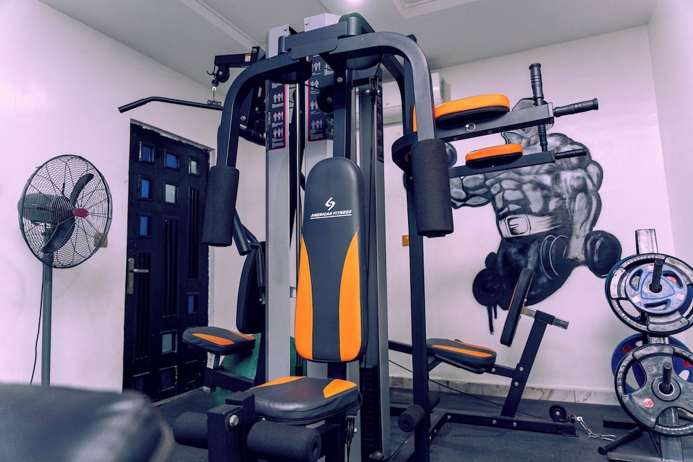 Luxury Hotel Deluxe Room - Sleeps 2 - Gym - Pool
