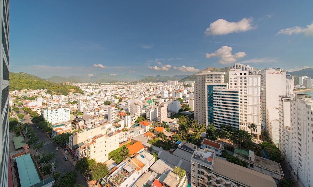 Oceanus Vien Trieu Nha Trang Apartment - Thai Ha