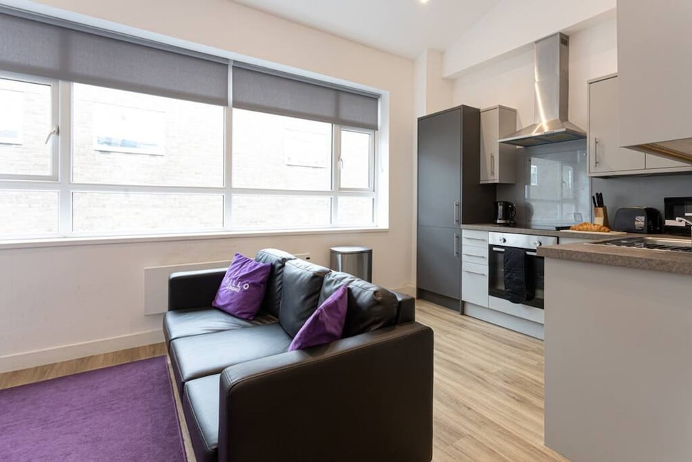Modern and Spacious Duplex in Manchester City Centre view 2