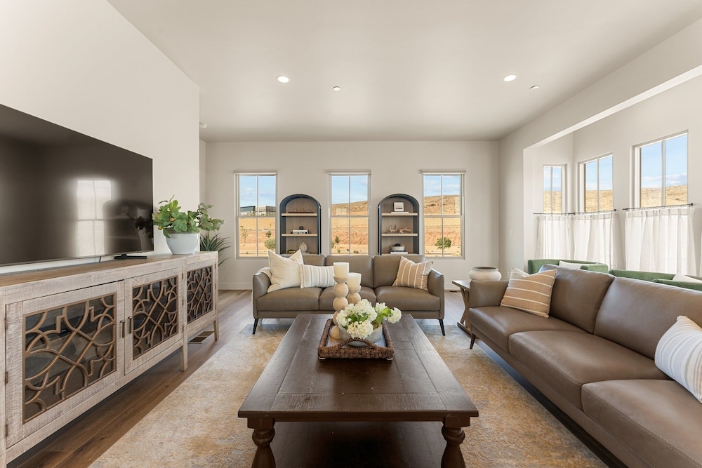 Alys At Desert Color 4 Bedroom Townhouse