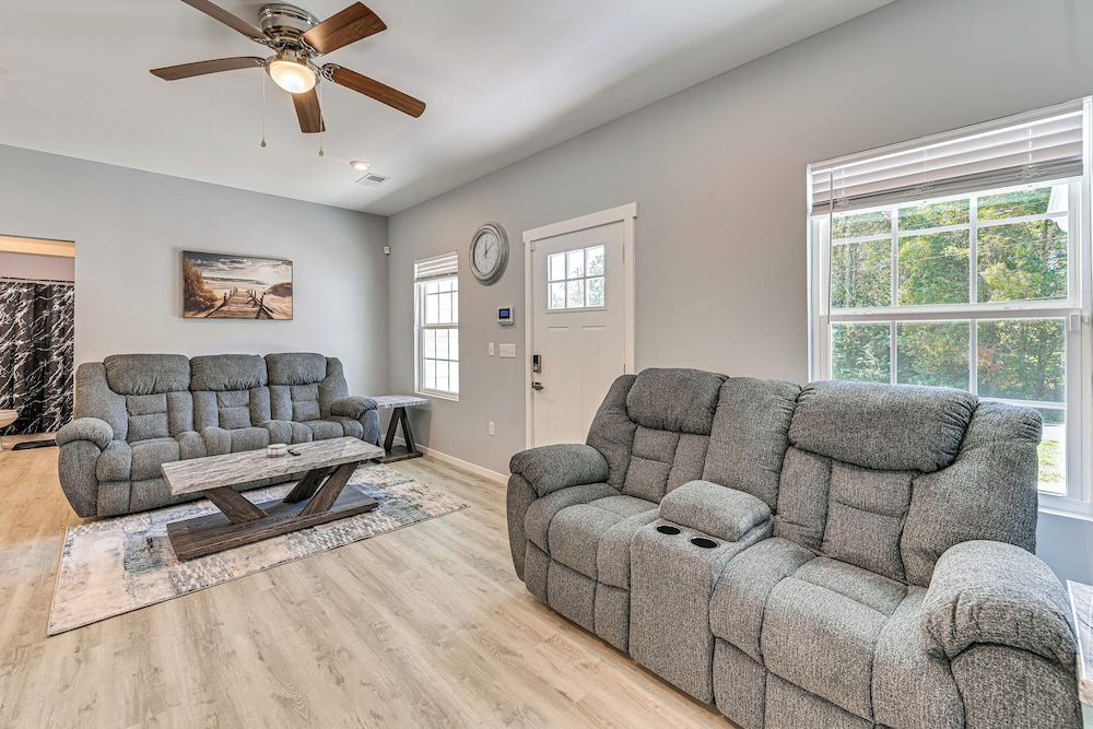 2 Mi to Marina & Lake Cumberland! Newly Built Home