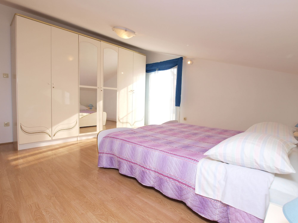 Apartments Lean 1048