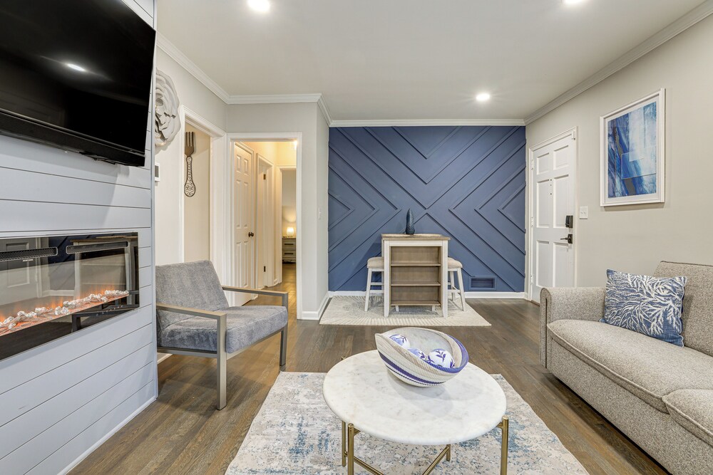 2 Mi to Midtown: Chic Apartment in Atlanta!