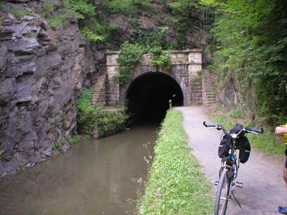 Canal Cabins
