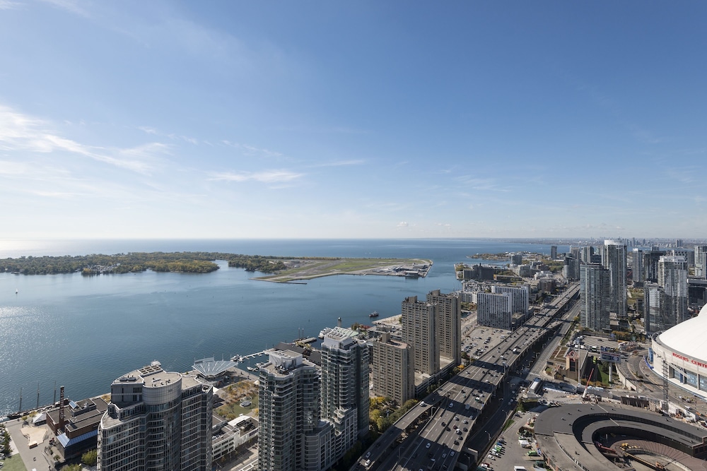 Metropolis Condotel Suites - York Street