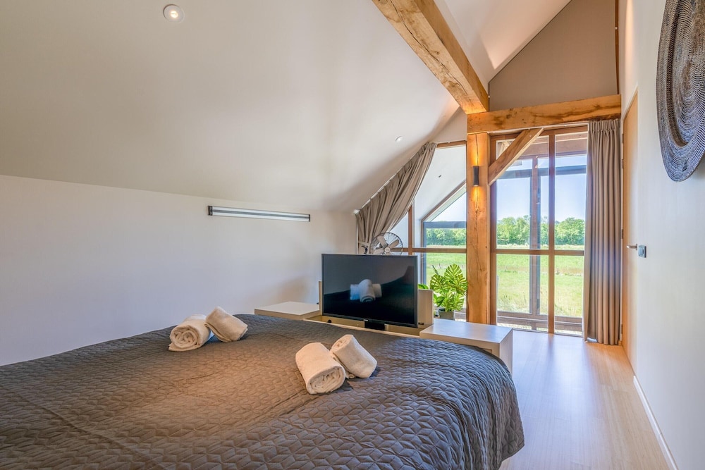 Luxurious and Sustainable 6-person Holiday Villa