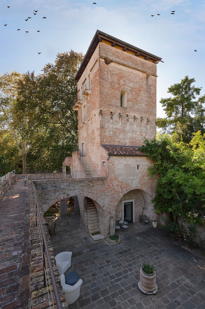 Massimago Wine Tower, photo 18