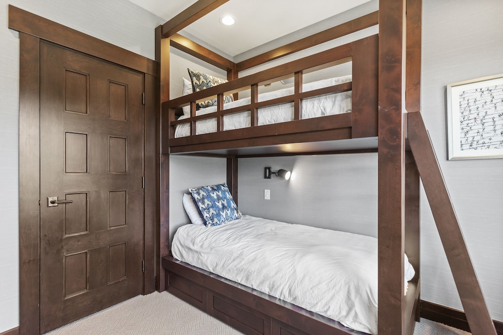 Flagstaff Lodge at Deer Valley Resort - Four Bedroom Residence #507 4 Condo