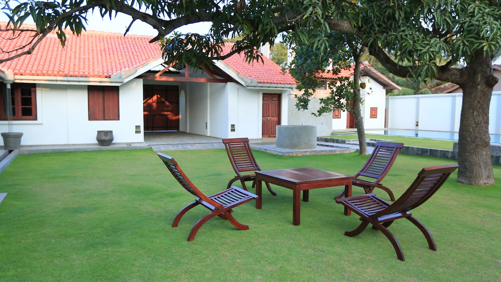 Yoho Monsoon Villa