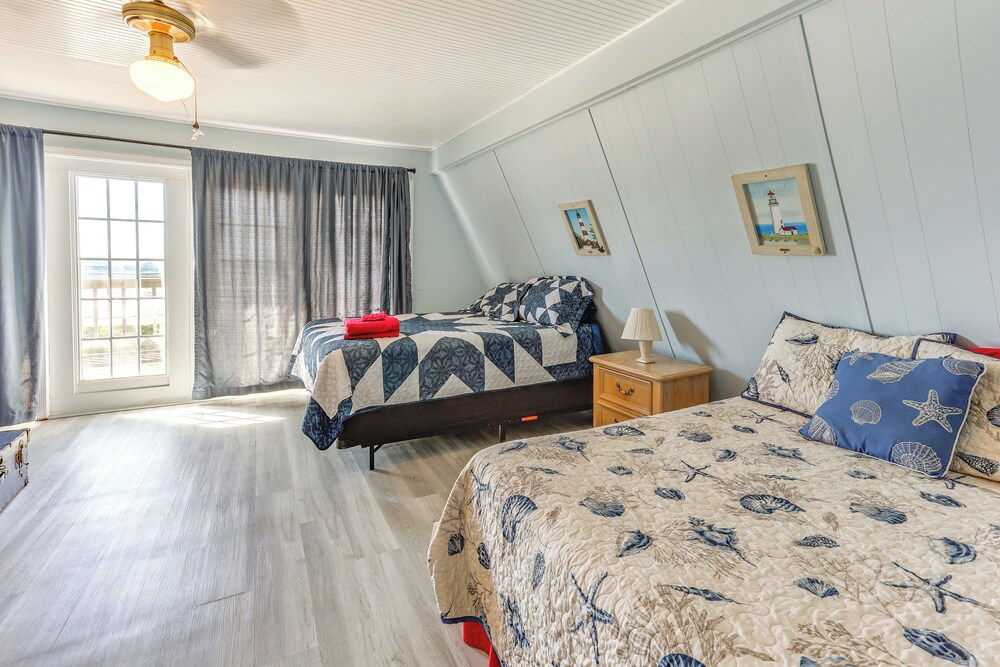 Ocean Access + BBQ Pit: Surfside Beach Family Home