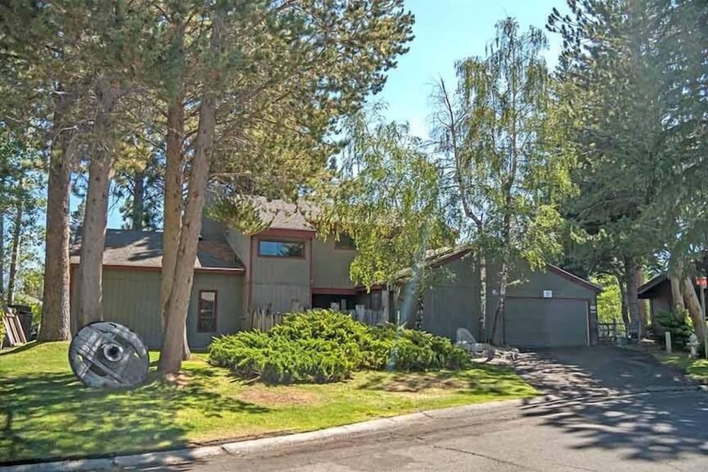 2130 Monterey Drive 4 Bedroom Home by RedAwning