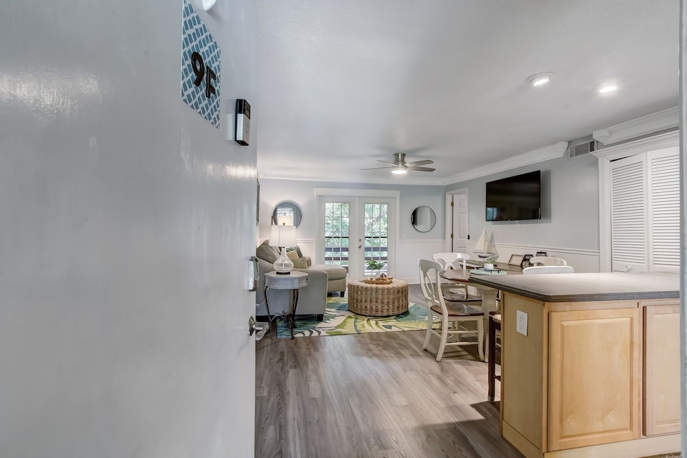Amelia Landings 9f 2 Bedroom Condo