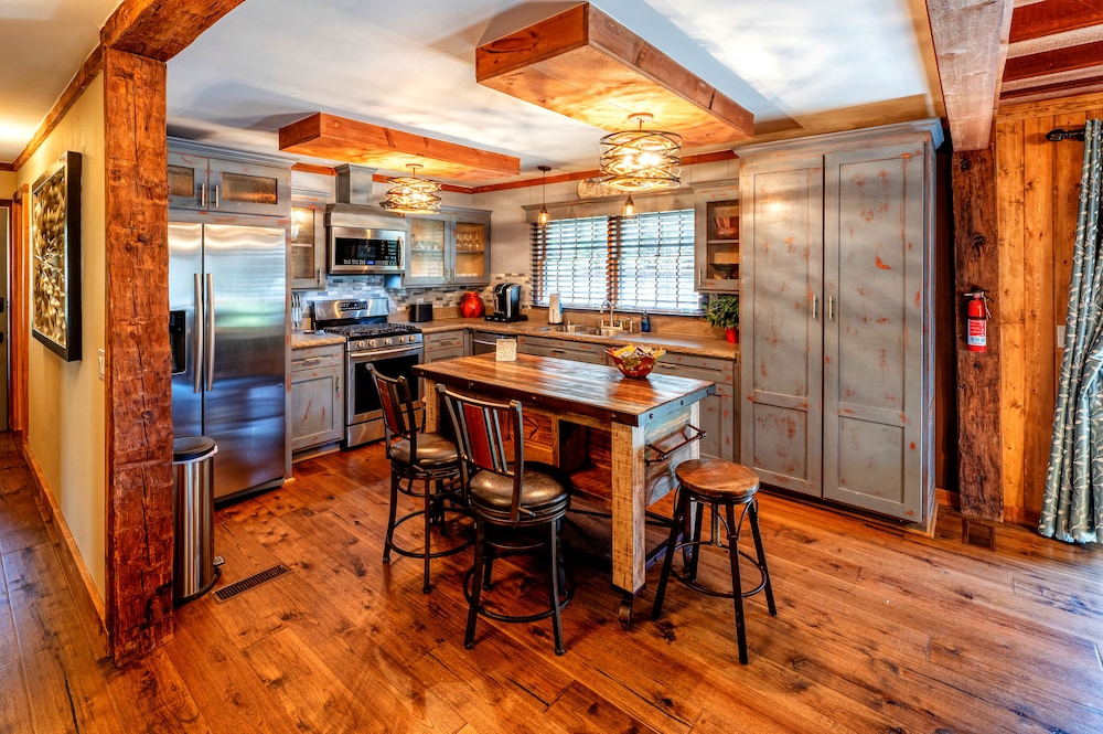 stayNantahala - Smoky Mountain Cabins