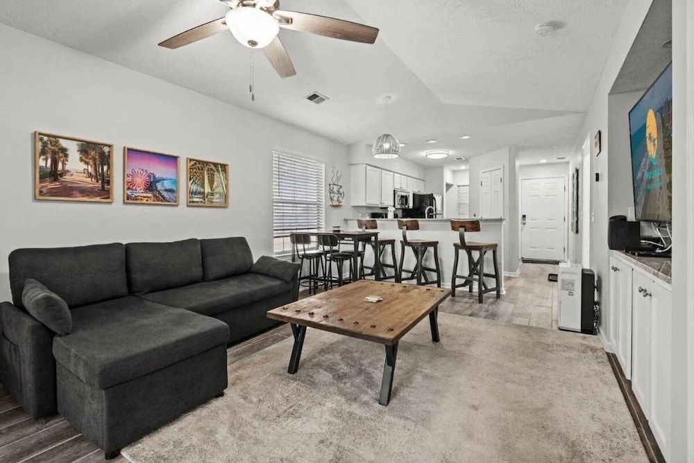 Maison Place I 2 Bedroom Condo