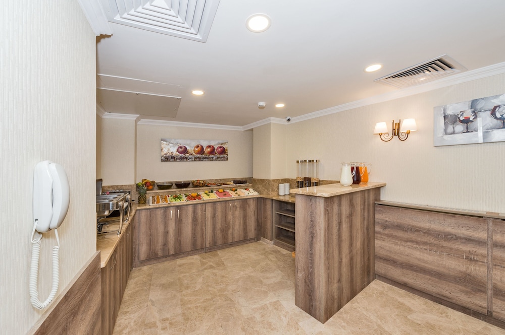 Alphonse Otel - Image 34