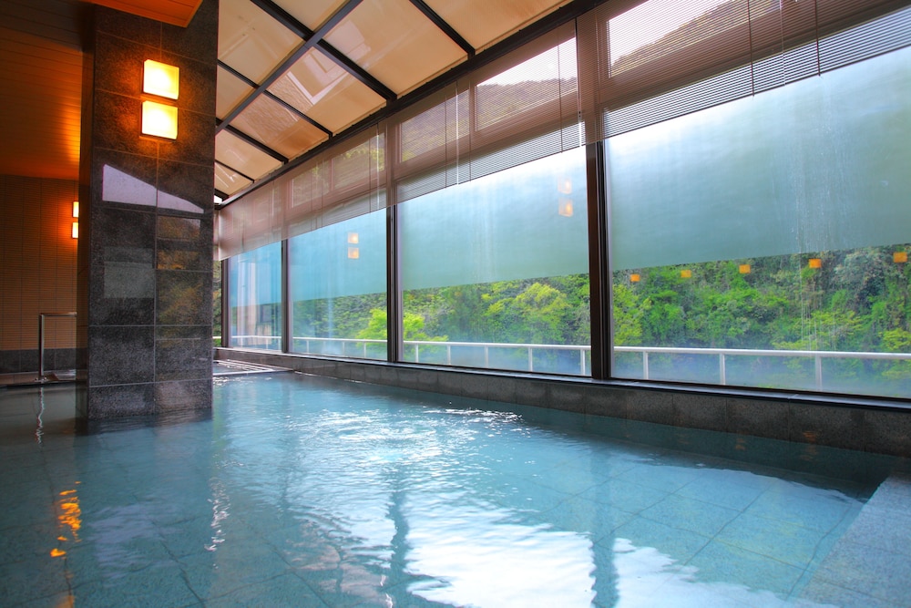 Yamanaka Onsen Ohanami Kyubei