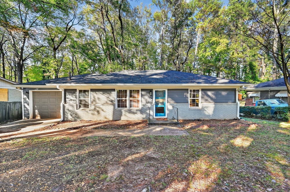 Charming East Atlanta Oasis Meets City Vibe 2 Bedroom Home