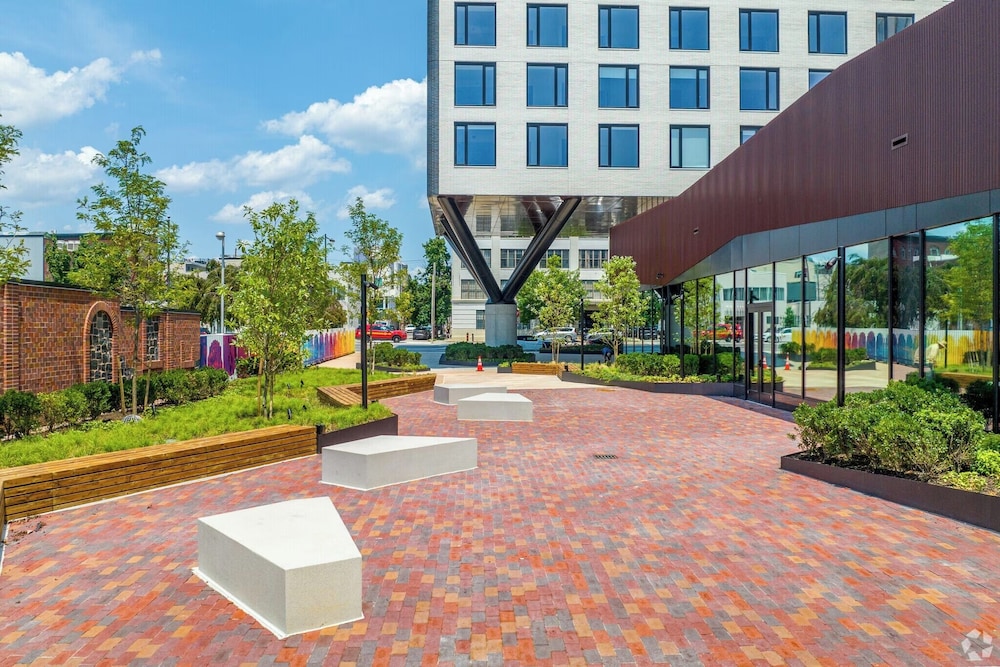 Luxury Apartments by Hyatus at Central Philly