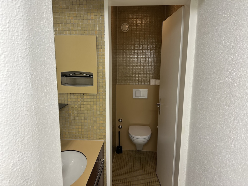 Nest - Baarerstrasse 43 & 45