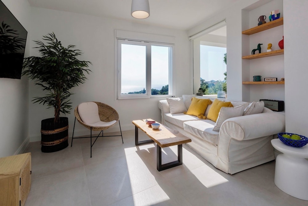 Anaera Luxury Apartment