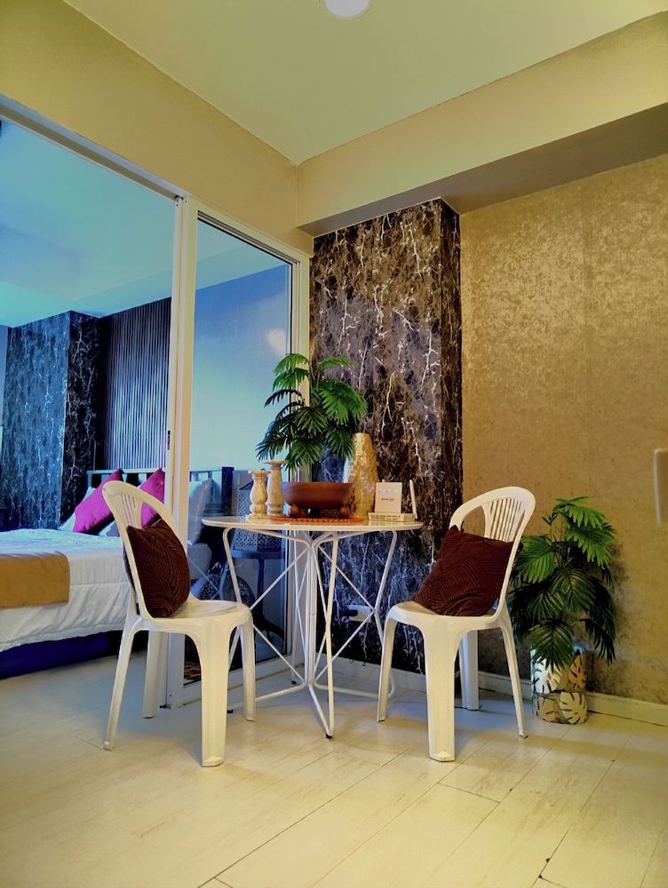 Santorini Suites
