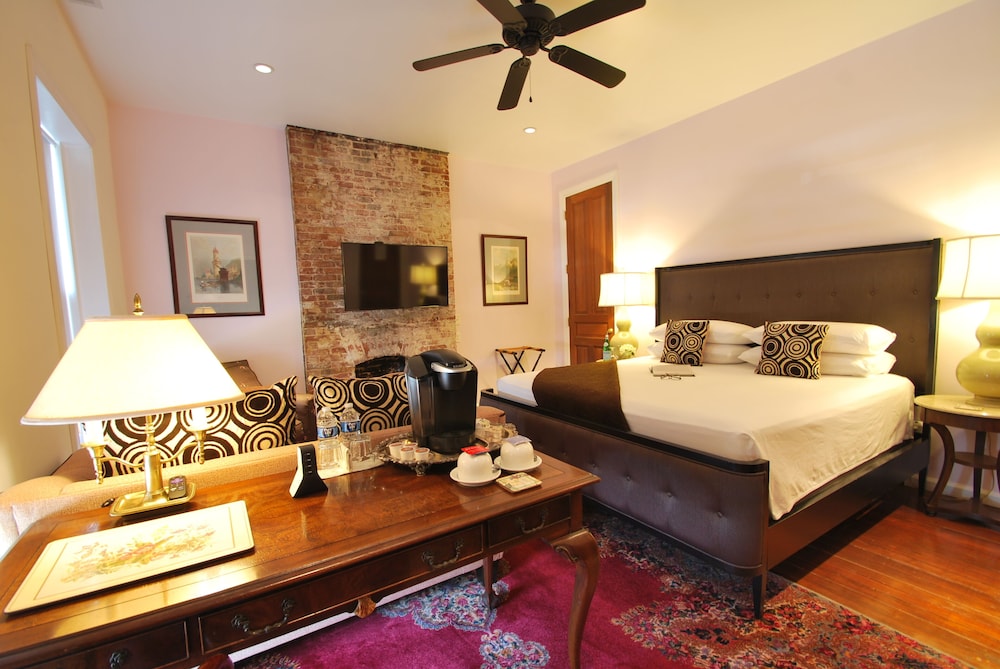 Grand Center Inn