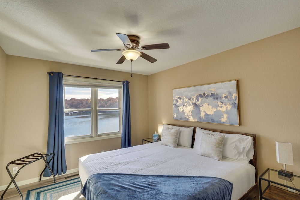 Boat Dock & Slip Access: Lake of the Ozarks Gem