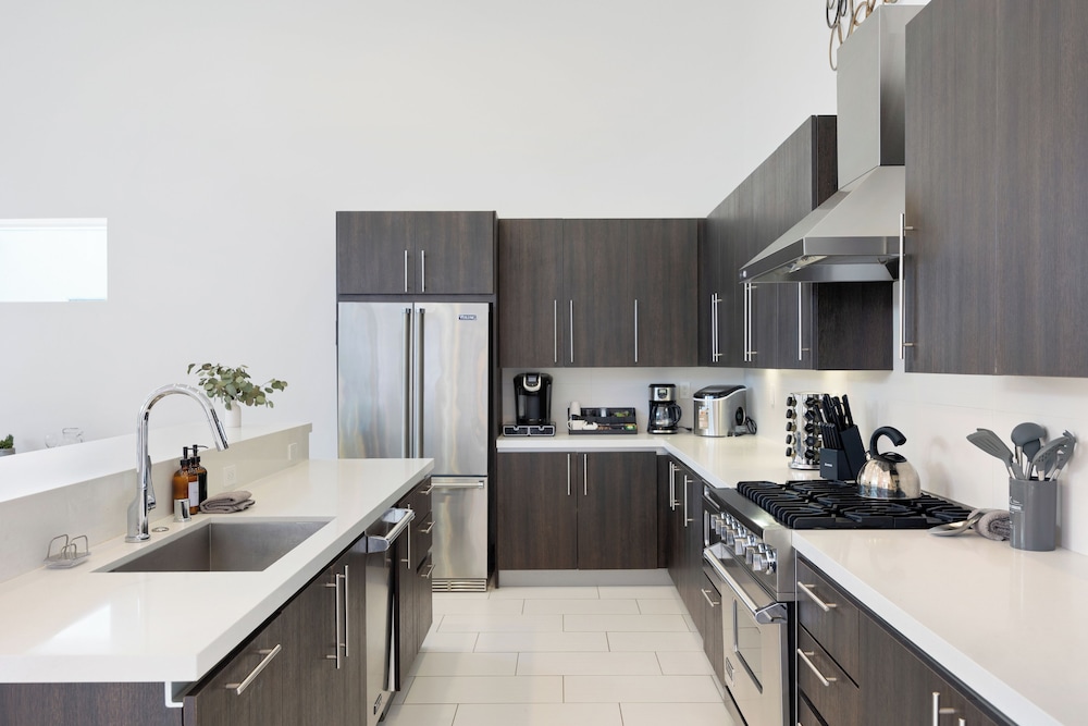 The Polo Villas by AvantStay – Modern Oasis Near Empire Polo Club