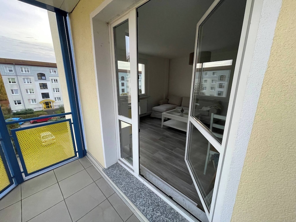 Charming 4-person Apartment in Hoyerswerda City Center