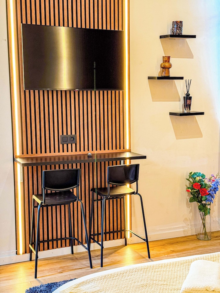 Comfy 5BR Apartment in Heart of Ghent