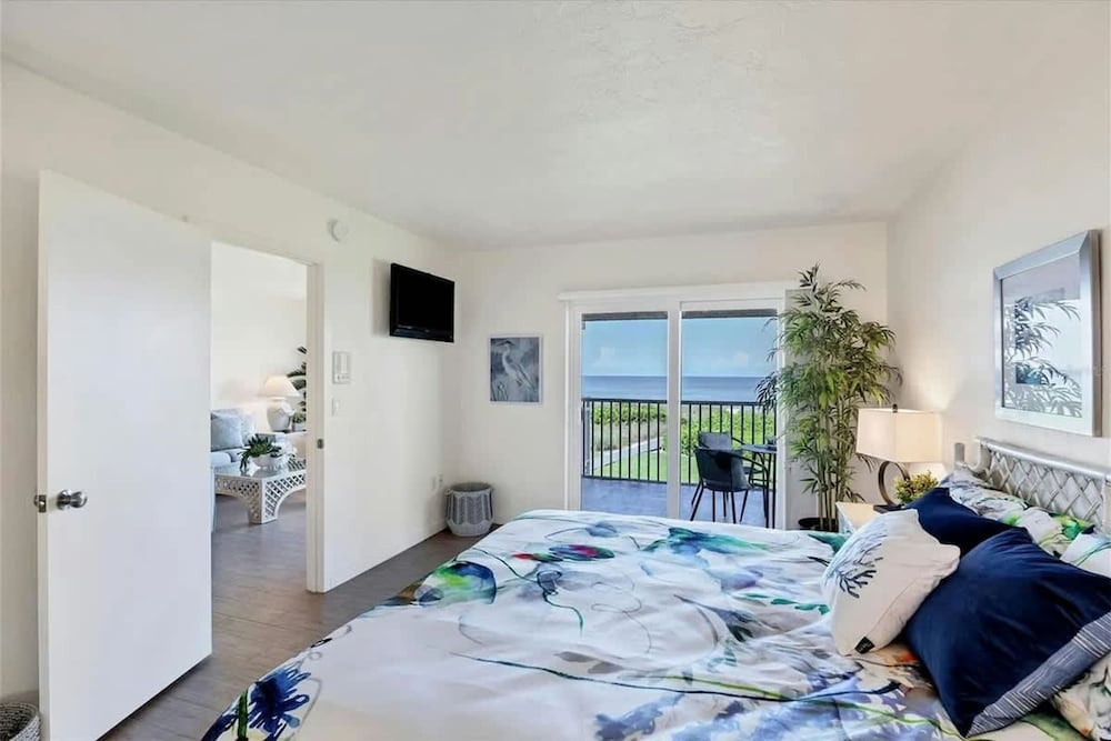 Luxury Beachfront Retreat in Longboat Key