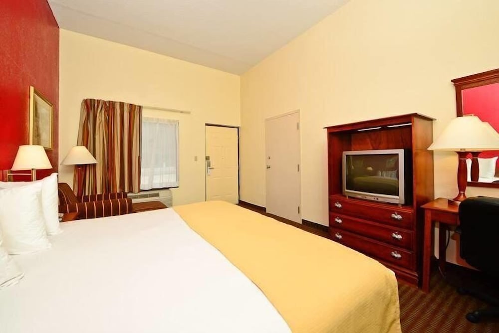 Manchester Heritage Inn And Suites