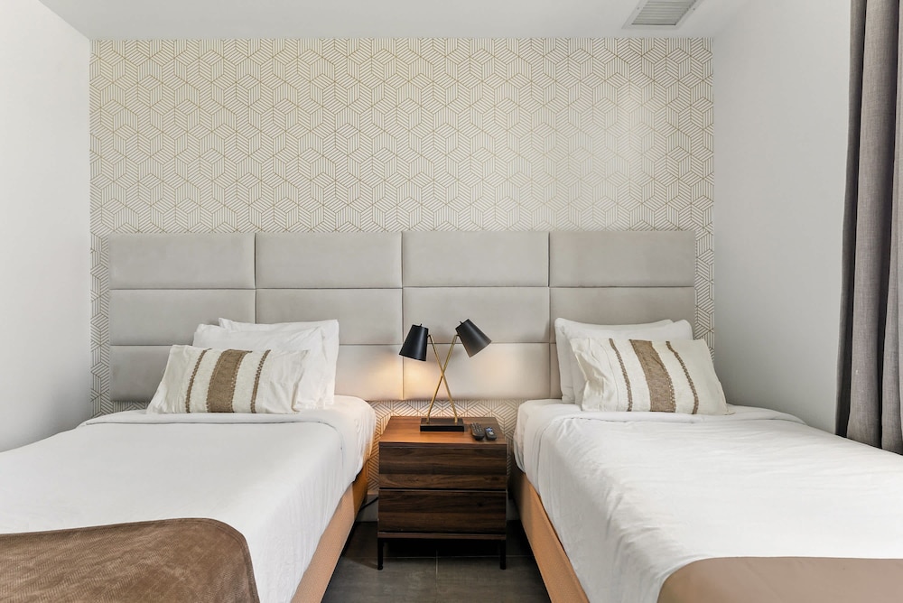 South Beach Sleek 2BR Getaway