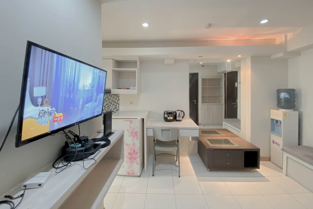 Good Deal And Comfy 2Br Kebagusan City Apartment