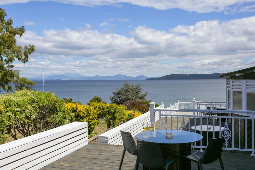 Hotel Taupo Thermal Motel & Spa - Image 1