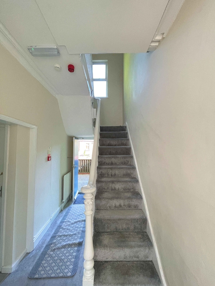 Spacious 6BR Property with Parking