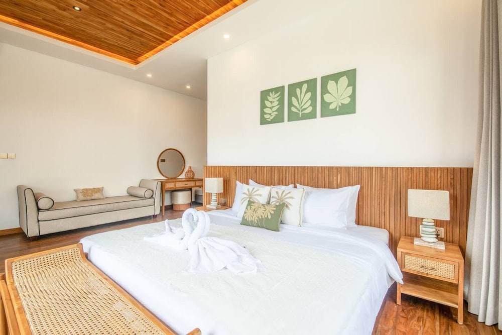 Breeze Opulent 6 BR in With Ocean View 5 Mins to Savaya