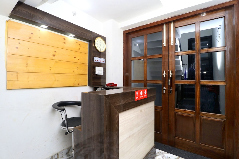 Lobby & Reception