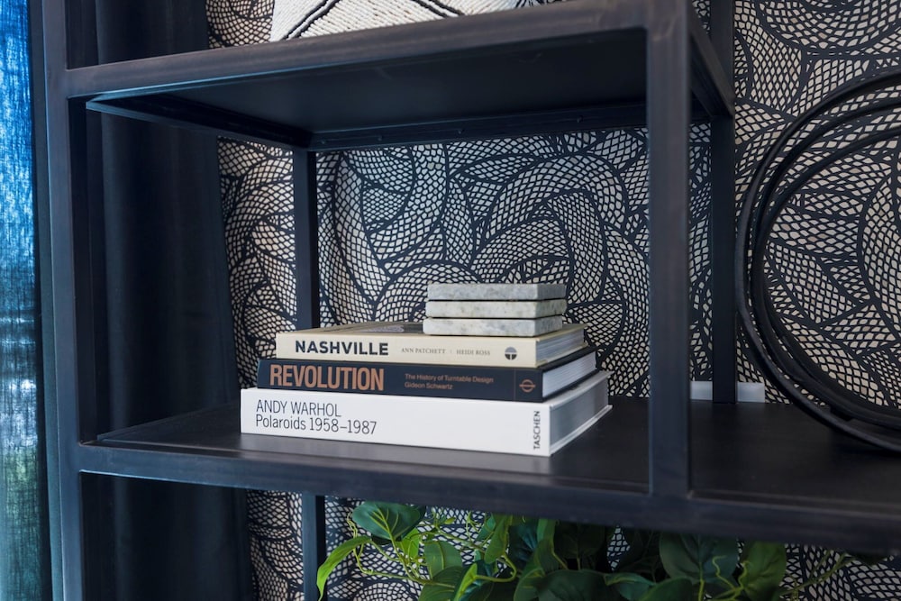 Elevate - Modern Luxury - Stunning City Views