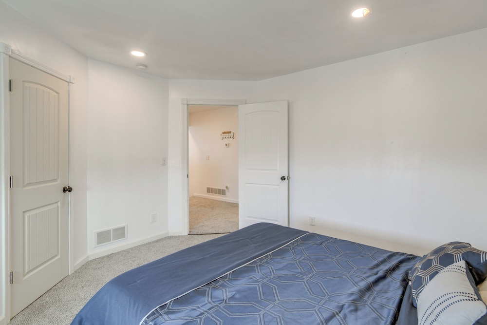 Balcony & Stunning Views: Airy Apt in Idaho Falls