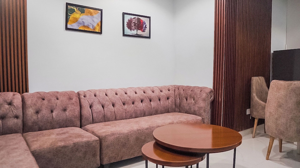 Cedarwood Apartment