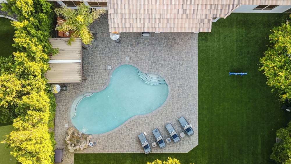 Private Pool, Outdoor Dining & Fireplace Near North Scottsdale Hotspots Desert Luma by Avantstay