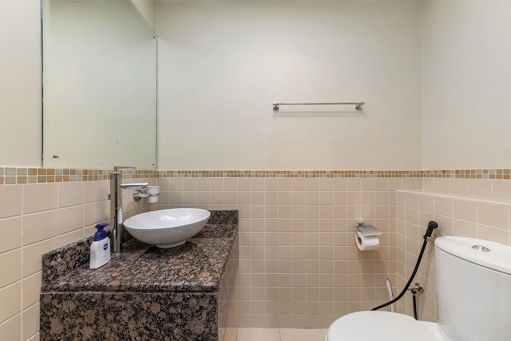 Excellent 1bdr at Bahar 6